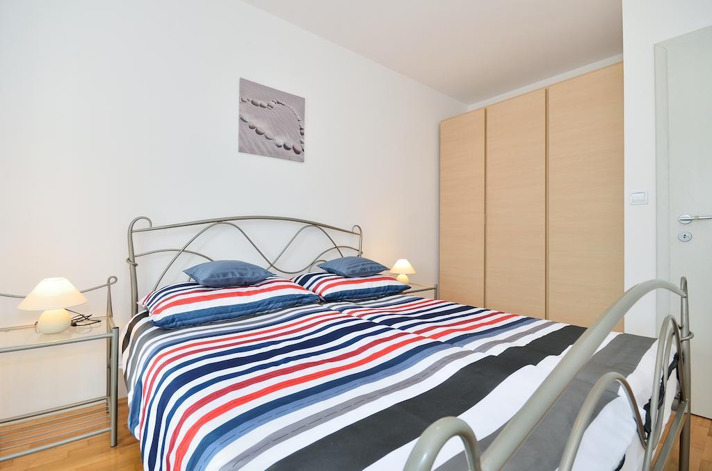 Apartments Nautilus Πούλα Δωμάτιο φωτογραφία